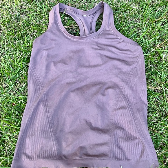 Womens Lululemon tank top. - Picture 3 of 3